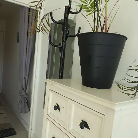 Studio Le Lavandou, 1 Pièce, 4 Personnes - Fr-1-308-83 *