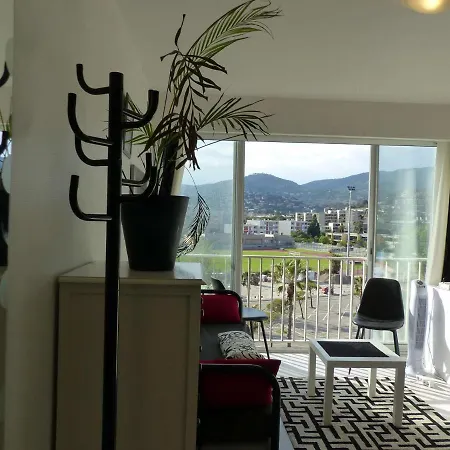 Studio Le Lavandou, 1 Pièce, 4 Personnes - Fr-1-308-83 Appartamento