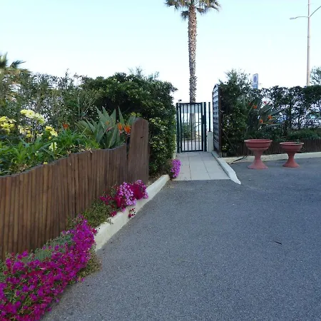 Studio Le Lavandou, 1 Pièce, 4 Personnes - Fr-1-308-83