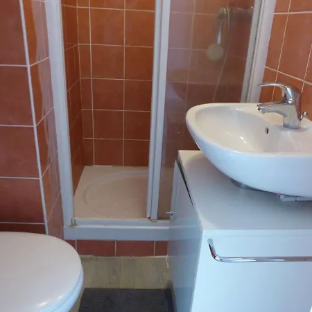 Studio Le Lavandou, 1 Pièce, 4 Personnes - Fr-1-308-83
